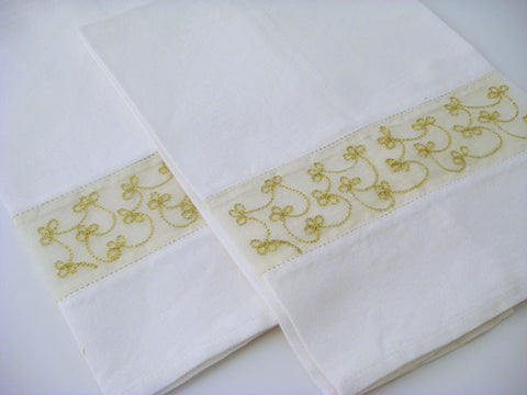 Gold Embroidered Guest Towels